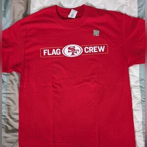 Gildan San Francisco 49ers Flag Crew shirt, size medium